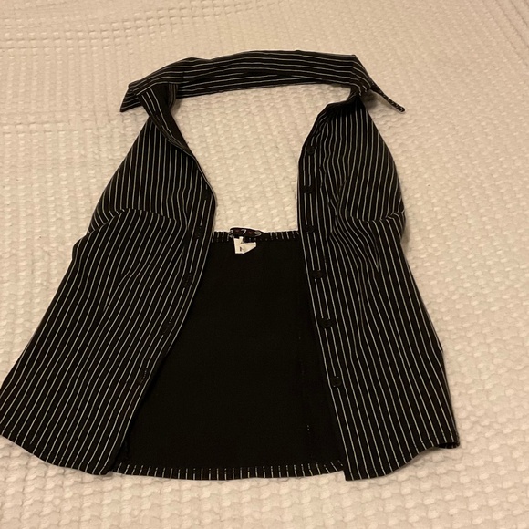 Y2K unique backless pinstripe black & white vest - Picture 2 of 6
